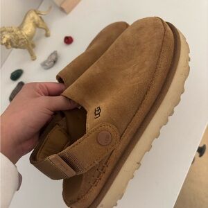 UGG goldenstar platform suede clogs